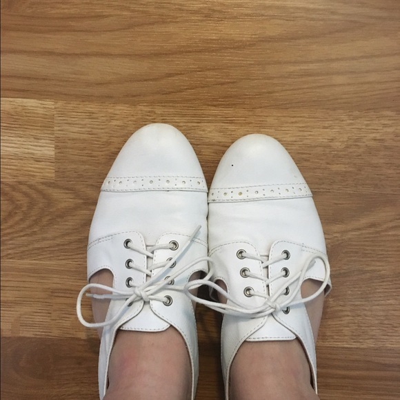 STEVE MADDEN white shoes