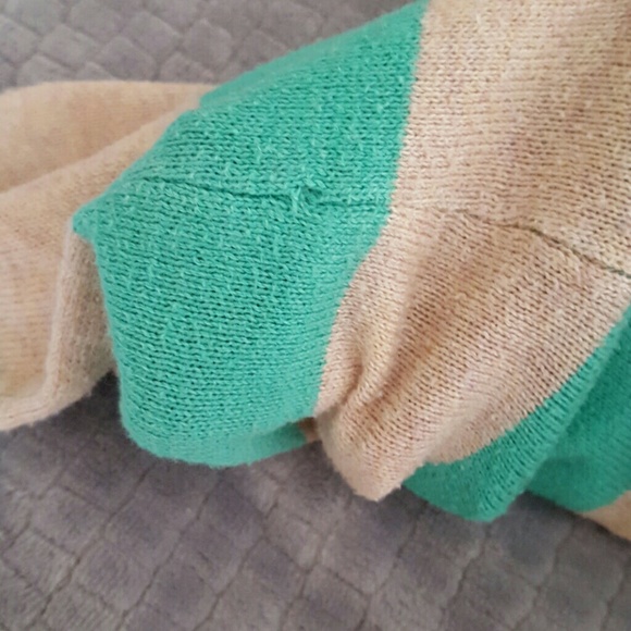 Old Navy Sweater - Picture 4 of 4