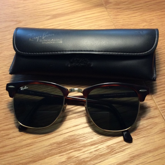 Ray-Ban Clubmaster Sunglasses. Unisex