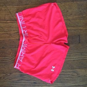 Size medium under armor running shorts