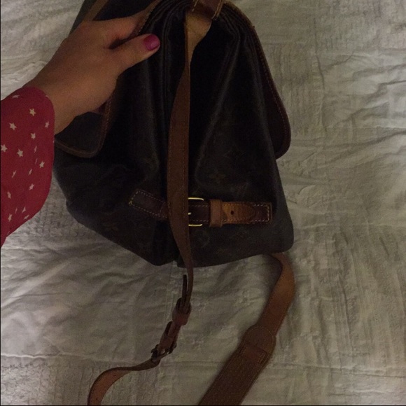 Vintage Louis Vuitton shoulder messenger bag - Picture 2 of 4