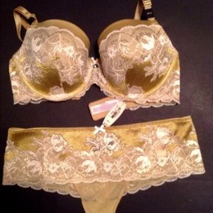 💥SALE💥 VICTORIA'S SECRET DREAM ANGELS