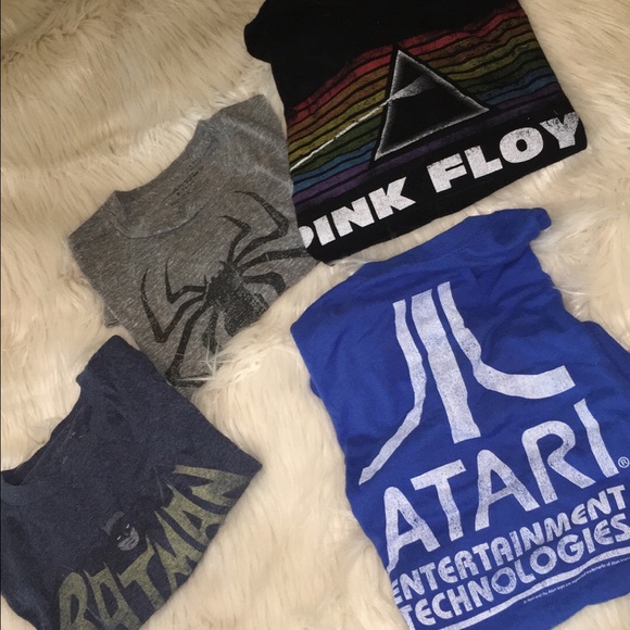 4 graphic tees