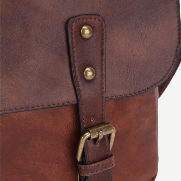 Distressed vegan leather messenger - Picture 4 of 4