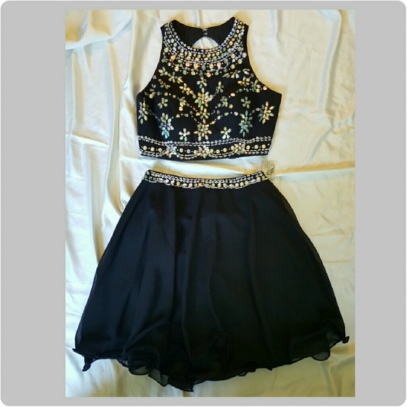 Prom Dress - Picture 2 of 4