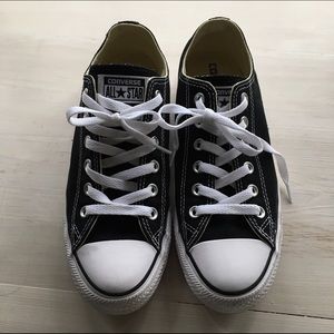 🎉FLASH SALE🎉Original Black Converse Women SZ 8.5