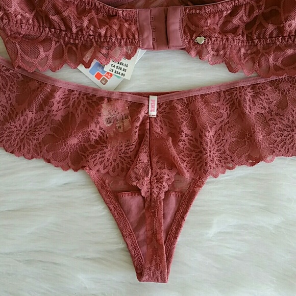 New Pink Vs Halter Bralette Size L ( A - C ).Nwt. - Picture 3 of 4