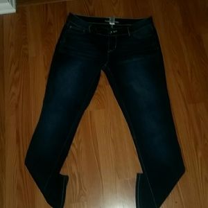 Maurices jeans