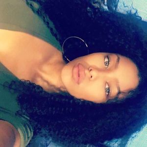 Meet your Posher, Brya