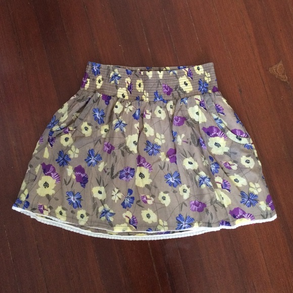 Floral Charlotte Russe Skirt with Pockets