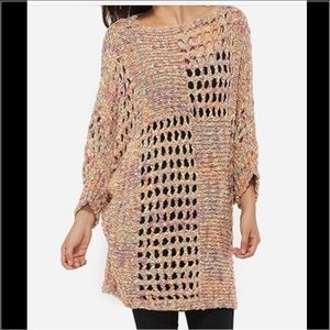 Lose fitting boat neck