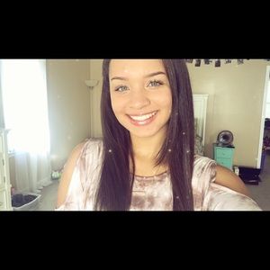 Meet your Posher, Lexie