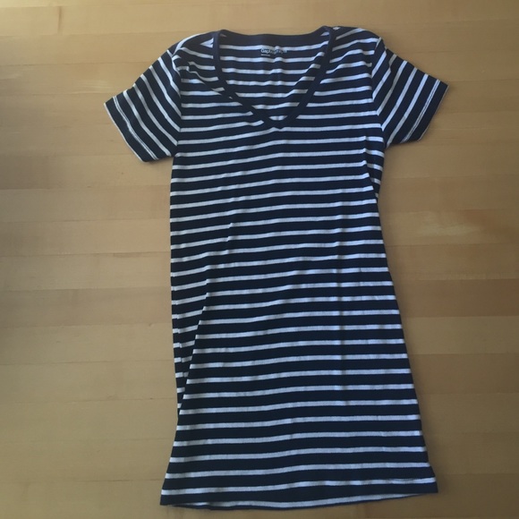 Tan and navy v-neck short sleeve shirt (maternity)