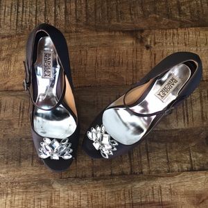 Badgley Mischka Kindred heel in grey satin.SOLD