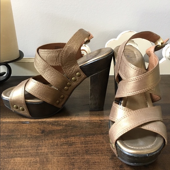 Lucky Brand bronze platform heels - Picture 2 of 7