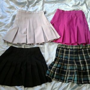 Set of 4 pleated skirts