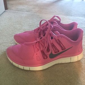 Nike Free Run Tennis Shoes