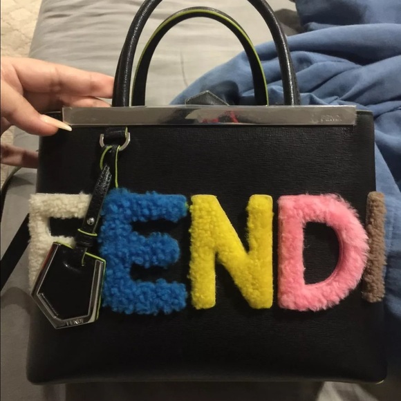 ISO !!! Looking for fendi 2jours fur logo