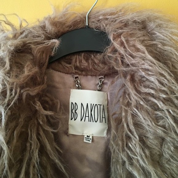 SOLD SOLD SOLD 🐏BB DAKOTA🐏 faux Mongolian vest - Picture 2 of 3