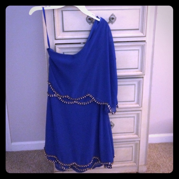 Dress - Picture 1 of 1