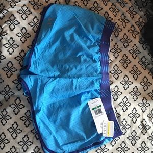 New with Tags! Under Armour shorts!🙌🏻