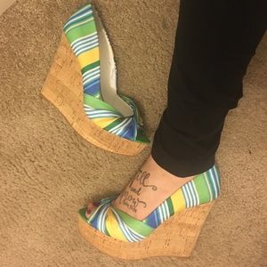 🎉Price Drop!! Nine West Wedges! 💚