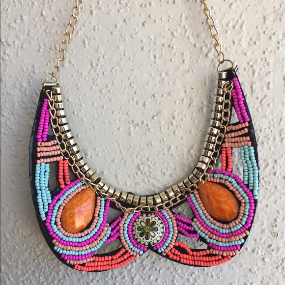 Beautiful statement necklaces - Picture 2 of 4