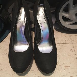 Black heels size 7