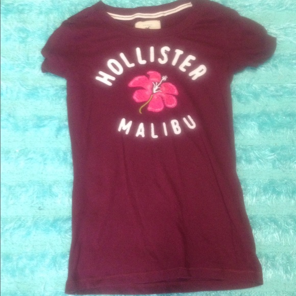 Hollister Graphic Tee