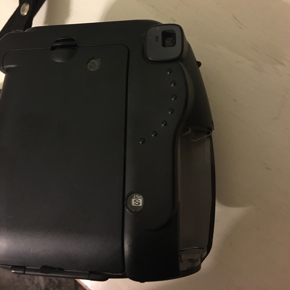 Fujifilm Instax mini 8 polaroid camera - Picture 2 of 2