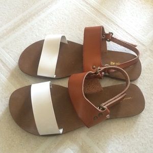American eagle sandals