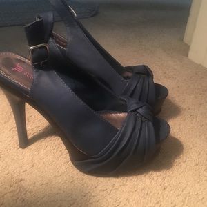 Navy blue heels