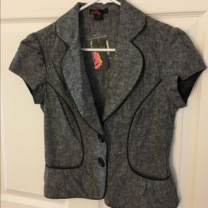 Forever 21 - Short Blazer