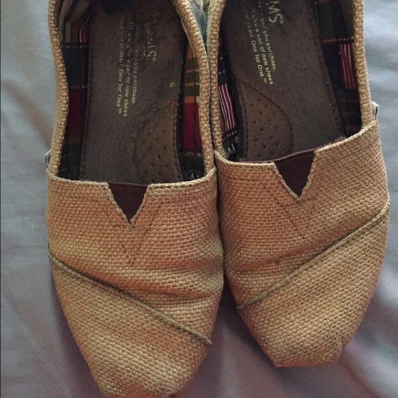 Toms - Picture 2 of 4