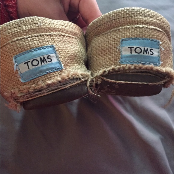 Toms - Picture 3 of 4