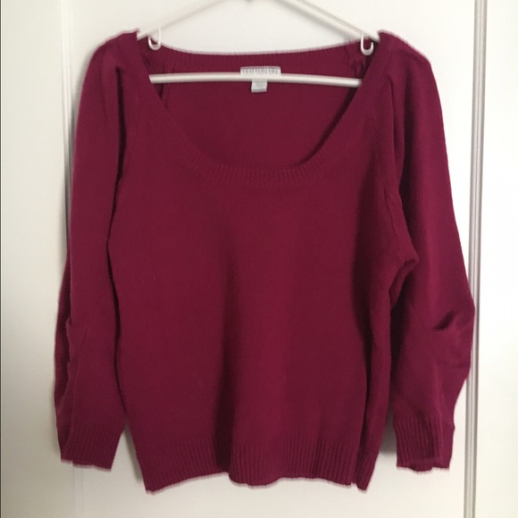 Beautiful magenta scoop neck sweater!!!