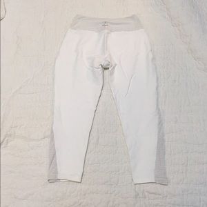 White beyond yoga crops