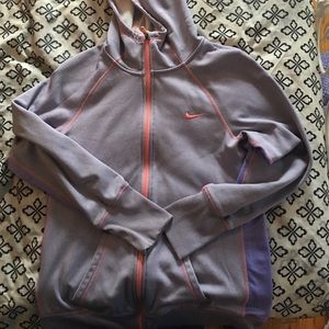 Nike Jacket!🎀 size Large! Make an offer!