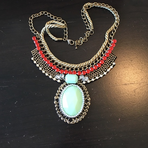 Statement Necklace Mint Green/ coral / gold tone - Picture 3 of 4