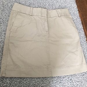 Vineyard Vines khaki skirt