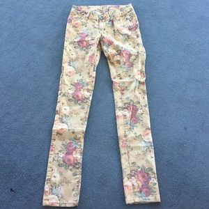 Mudd floral pants