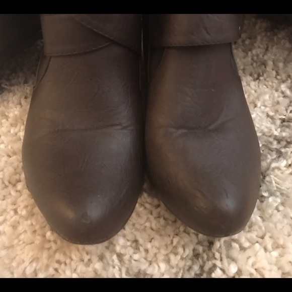 Brown boots - Picture 3 of 3