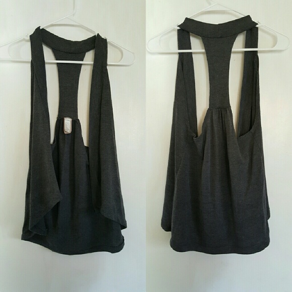 Sleeveless gray cardigan