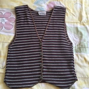 Vintage looking vest! Wore it with mom jeans!