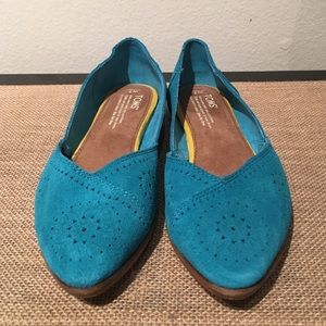 TOMS Jutti flats in turquoise - NWOT