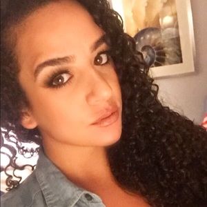 Meet your Posher, Sanam