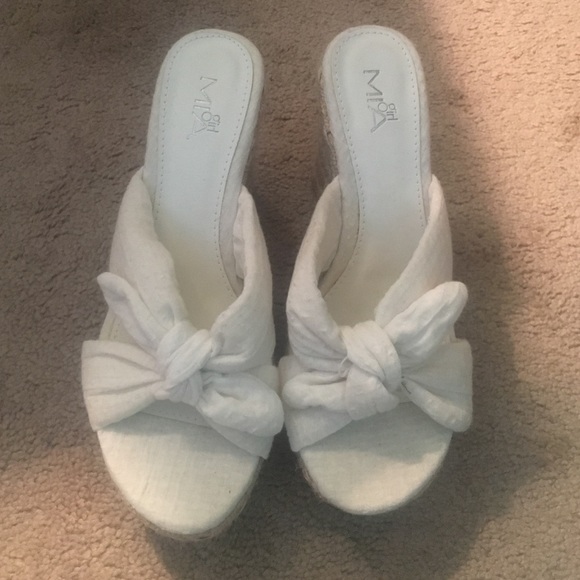 White wedges