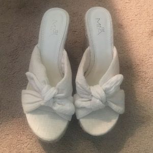 White wedges