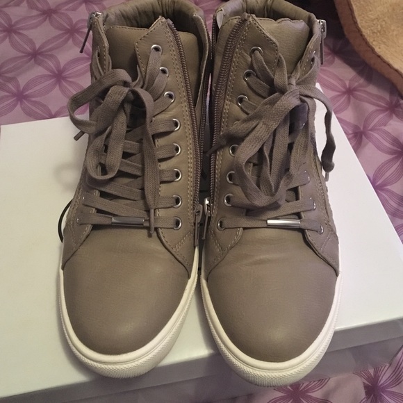 Steve Madden sneakers