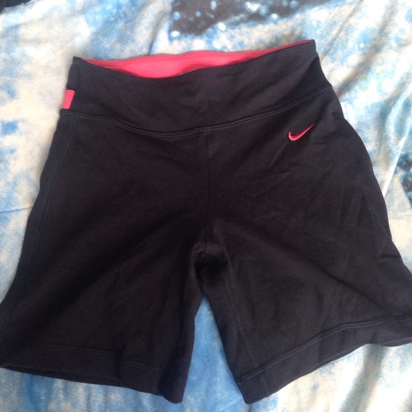 Nike Dri-Fit workout shorts - Picture 1 of 4